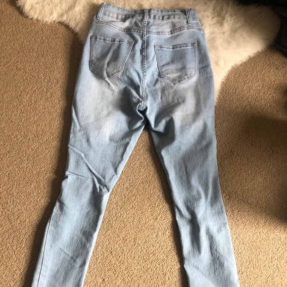 Fashion nova distressed jeans - Picture 2 of 3